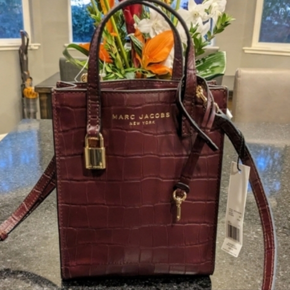 Marc Jacobs Handbags - Marc Jacobs Leather Croc Embossed Syrah Crossbody Tote Nwt ❤
